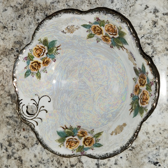 Final Price/Rare Scalloped Iridescent Yellow Rose Bowl - Picture 2 of 4